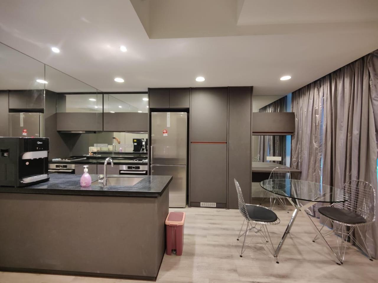 Mulberry Verve Suites Kl Mid Valley 쿠알라룸푸르 외부 사진