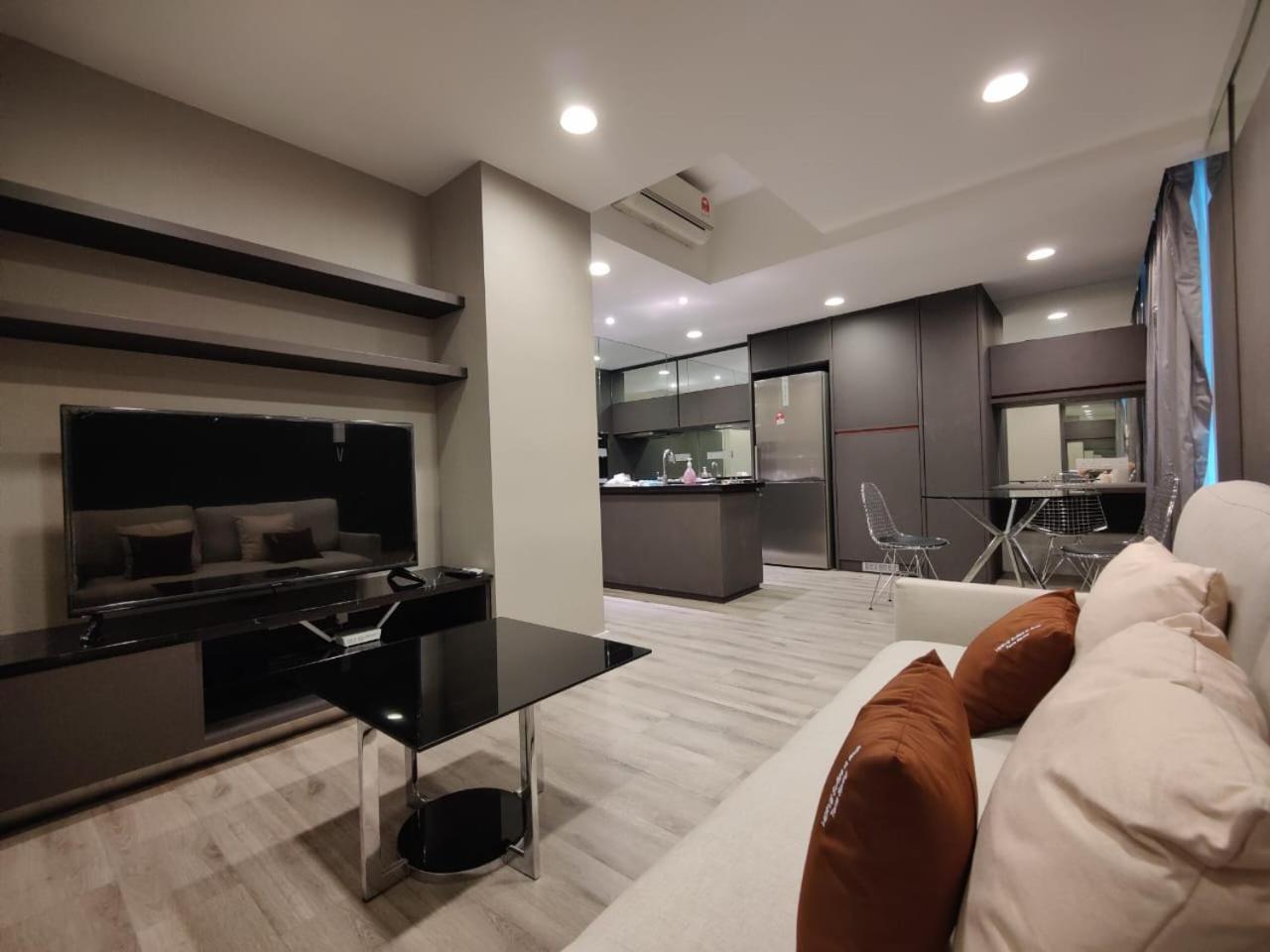 Mulberry Verve Suites Kl Mid Valley 쿠알라룸푸르 외부 사진