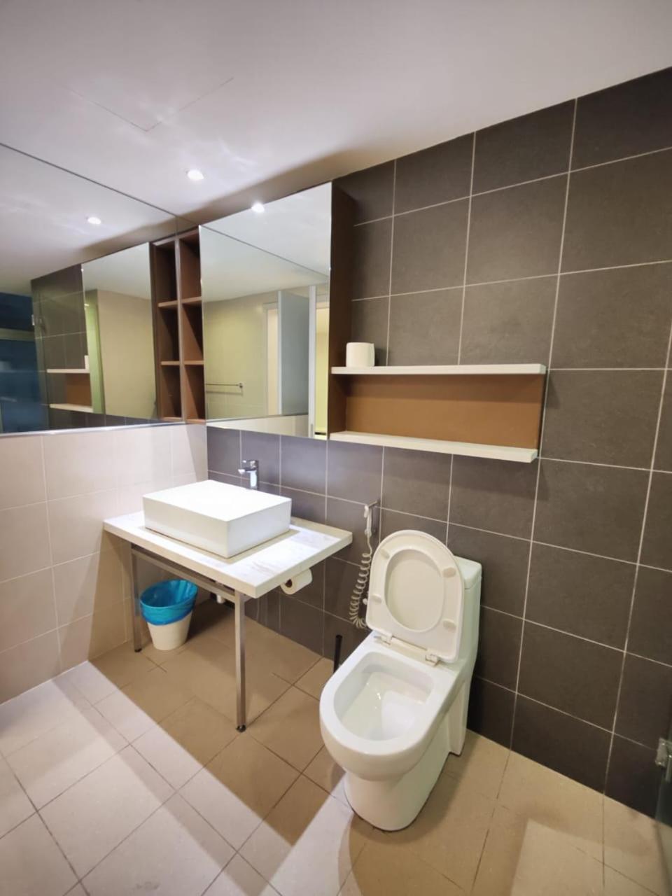 Mulberry Verve Suites Kl Mid Valley 쿠알라룸푸르 외부 사진